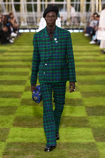 Look 73